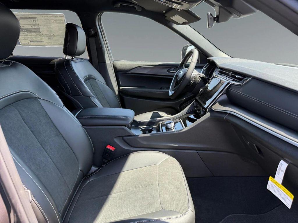 new 2025 Jeep Grand Cherokee L car, priced at $48,230