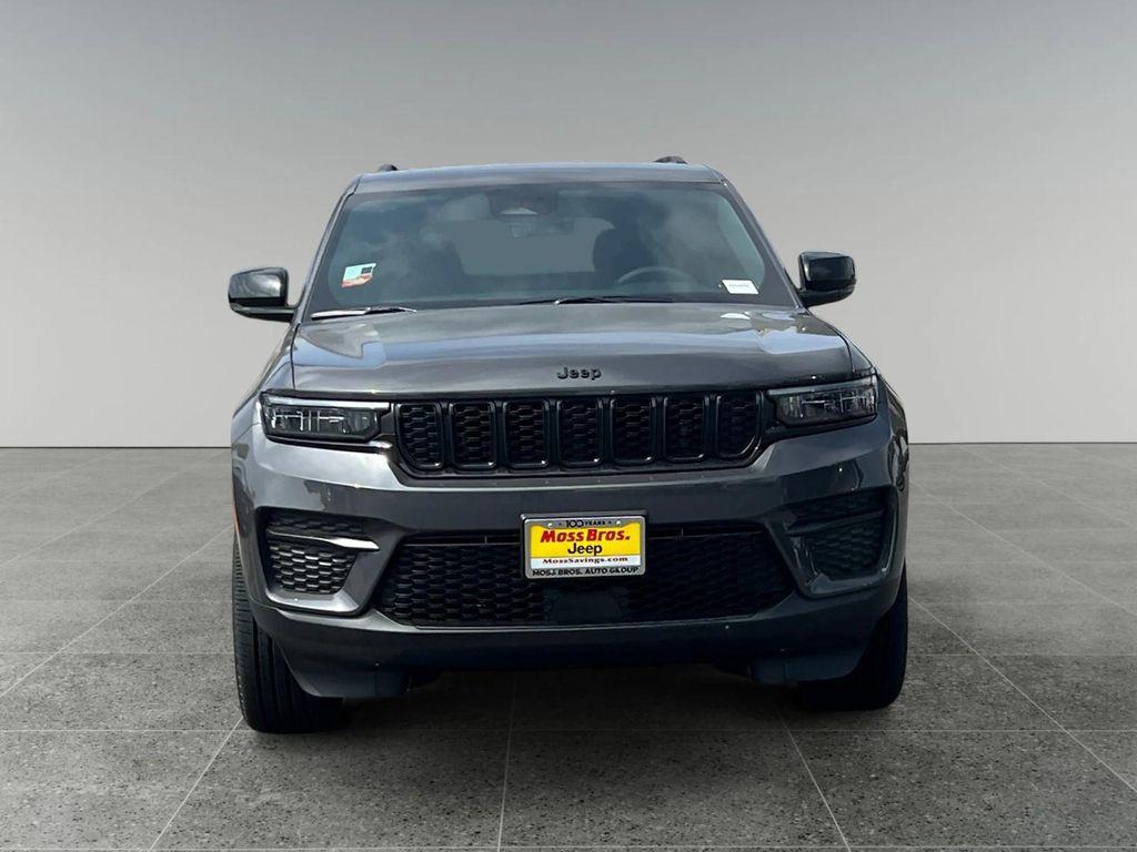 new 2025 Jeep Grand Cherokee car, priced at $45,675