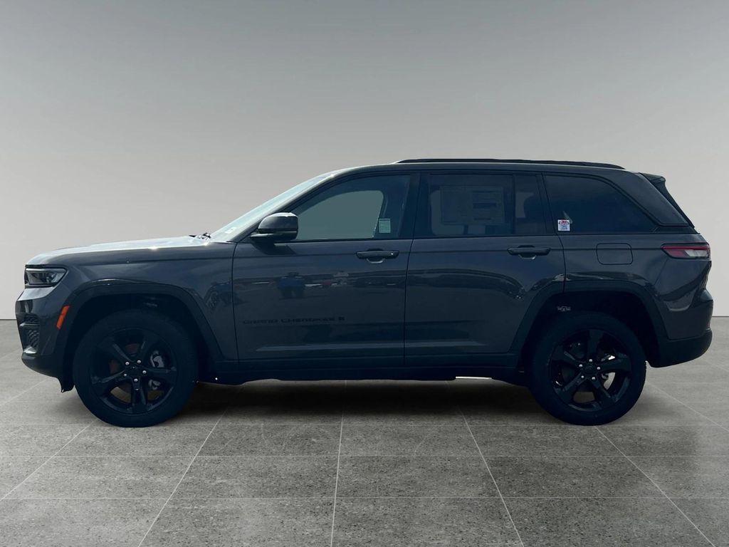 new 2025 Jeep Grand Cherokee car, priced at $45,675