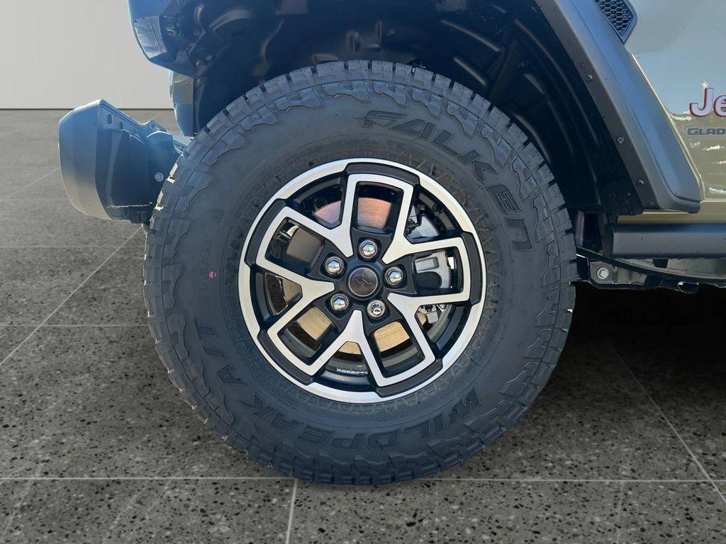 new 2025 Jeep Gladiator car, priced at $59,130