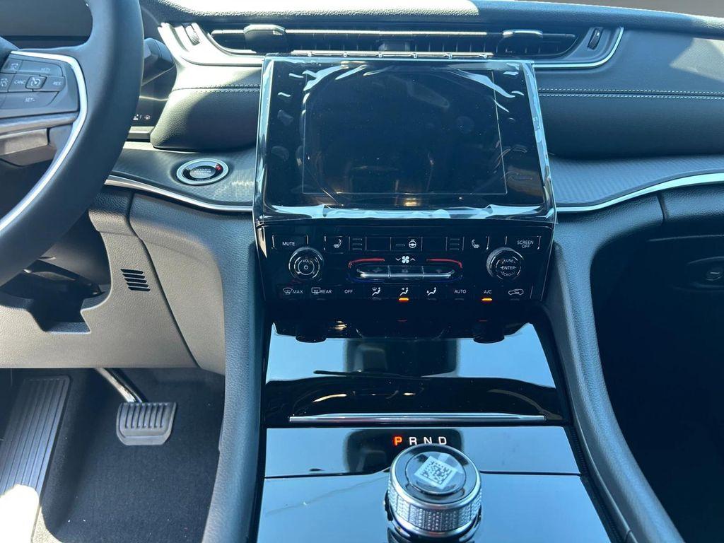 new 2025 Jeep Grand Cherokee L car, priced at $47,635