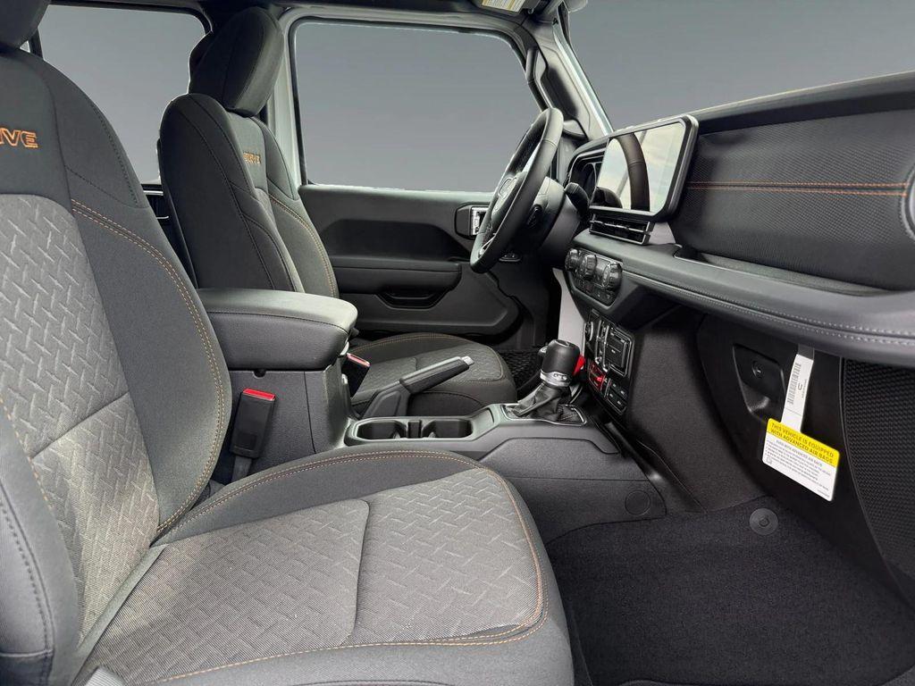 new 2025 Jeep Gladiator car, priced at $58,680