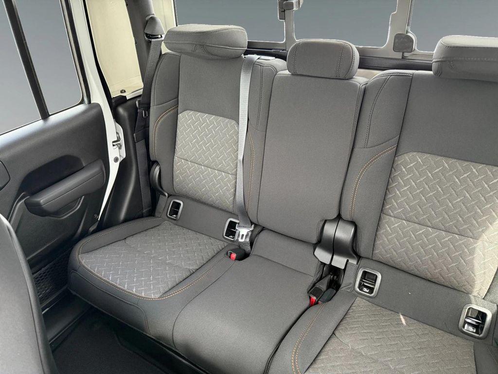 new 2025 Jeep Gladiator car, priced at $58,680