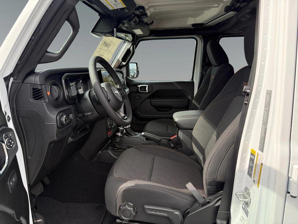 new 2025 Jeep Gladiator car, priced at $58,680