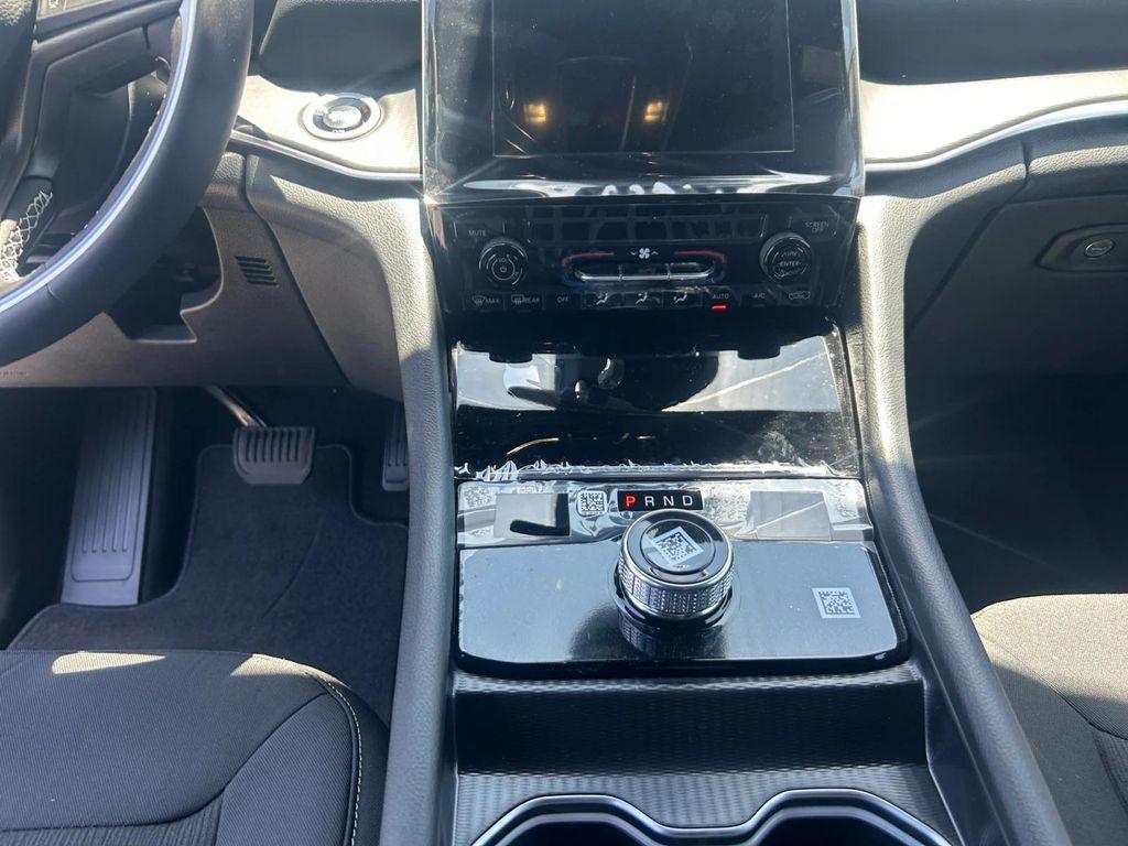 new 2025 Jeep Grand Cherokee L car, priced at $41,625