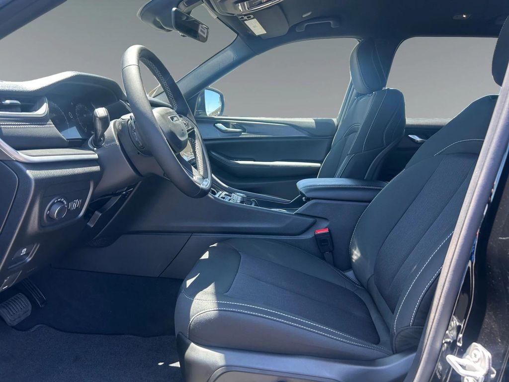 new 2025 Jeep Grand Cherokee L car, priced at $41,625