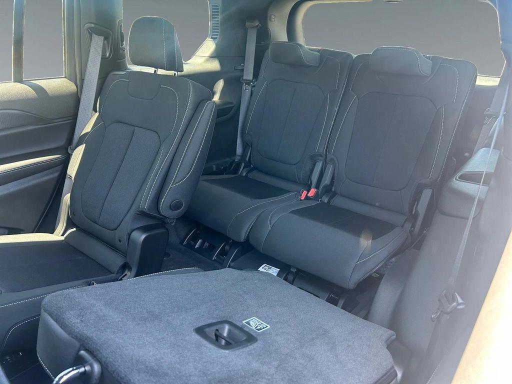 new 2025 Jeep Grand Cherokee L car, priced at $41,625