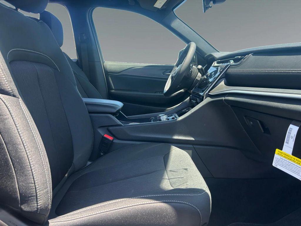 new 2025 Jeep Grand Cherokee L car, priced at $41,625
