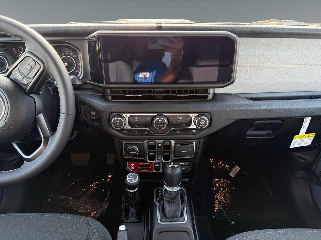 new 2025 Jeep Wrangler car, priced at $53,280