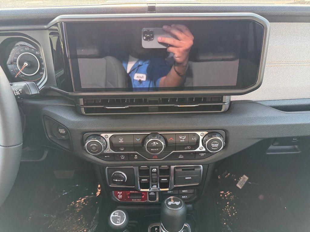 new 2025 Jeep Wrangler car, priced at $53,280
