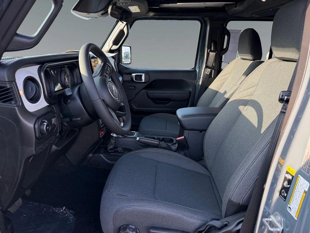 new 2025 Jeep Wrangler car, priced at $53,280