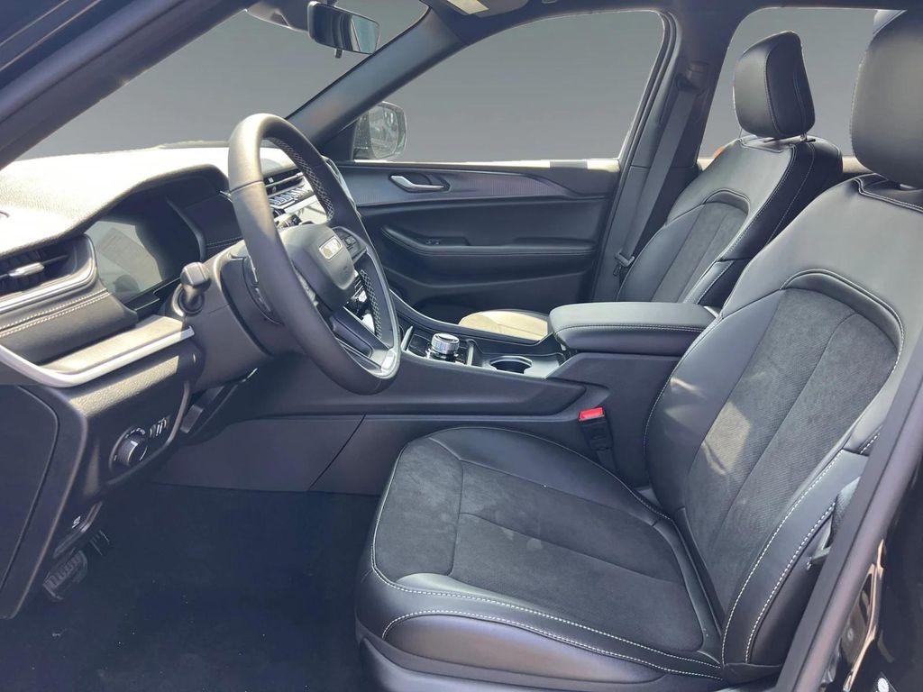 new 2025 Jeep Grand Cherokee car, priced at $46,730