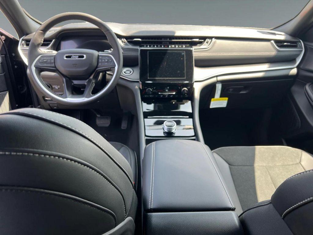 new 2025 Jeep Grand Cherokee car, priced at $46,730