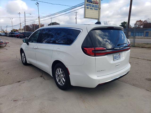 used 2024 Chrysler Pacifica car, priced at $39,995