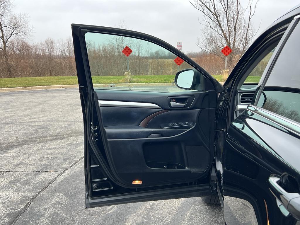 used 2018 Toyota Highlander car, priced at $21,790