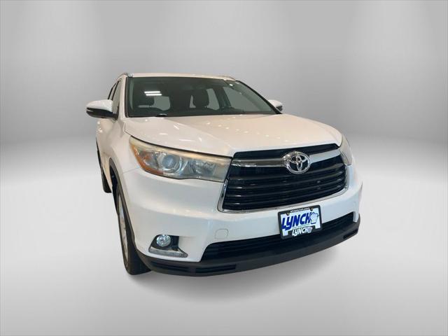 used 2014 Toyota Highlander car, priced at $17,990