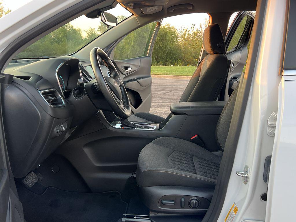 used 2022 Chevrolet Equinox car, priced at $22,490