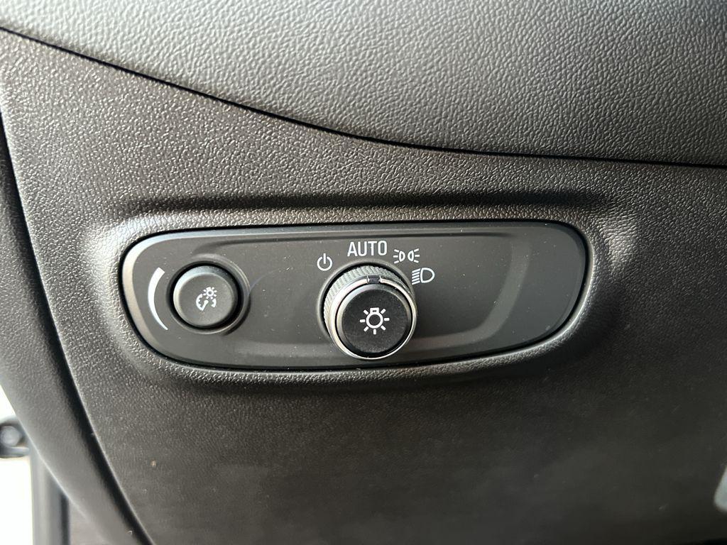 used 2022 Chevrolet Equinox car, priced at $22,490