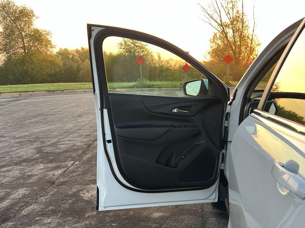 used 2022 Chevrolet Equinox car, priced at $22,490