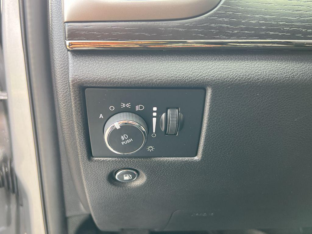 used 2018 Jeep Grand Cherokee car, priced at $24,490