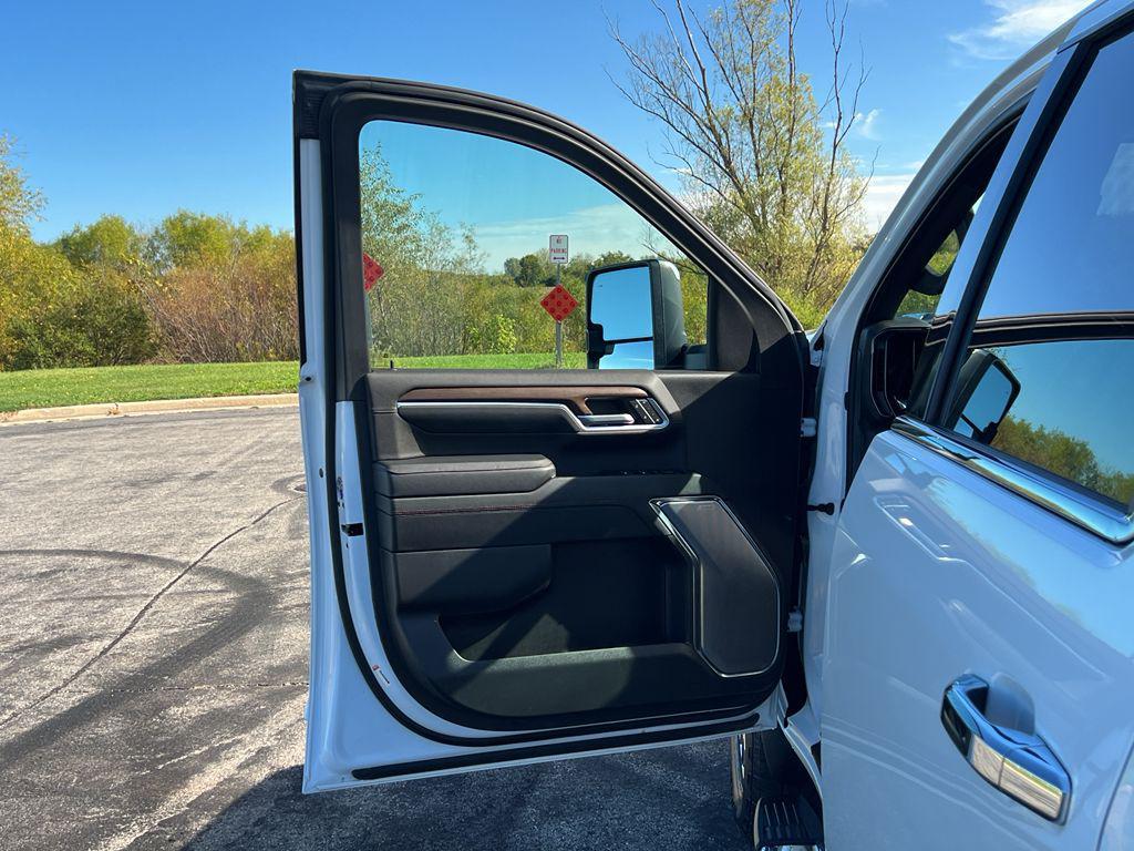 used 2024 Chevrolet Silverado 2500 car, priced at $69,990