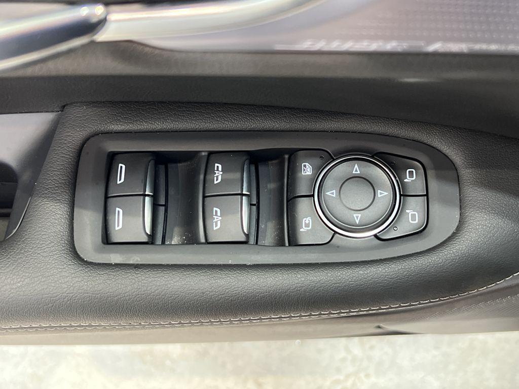 used 2024 Cadillac XT6 car, priced at $51,990