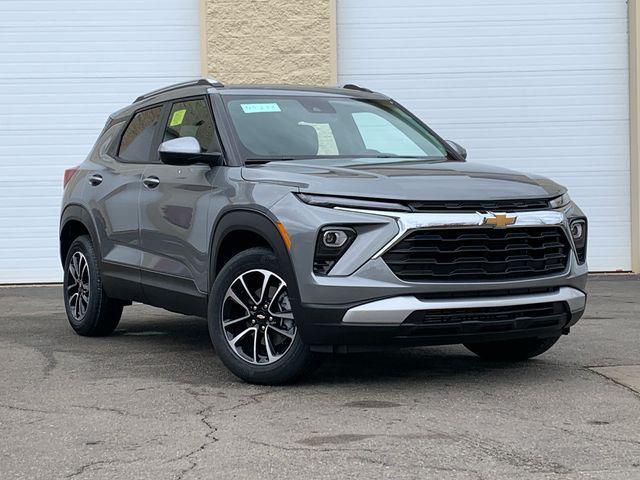 new 2025 Chevrolet TrailBlazer car, priced at $29,876