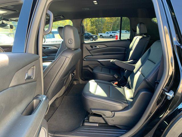 used 2025 Chevrolet Traverse car, priced at $40,977