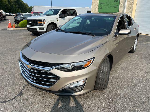 new 2025 Chevrolet Malibu car, priced at $29,054