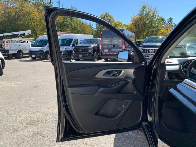 used 2020 Chevrolet Traverse car, priced at $23,977