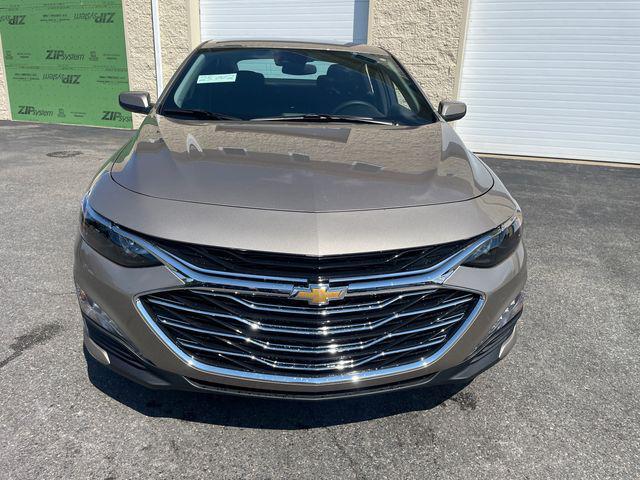 new 2025 Chevrolet Malibu car, priced at $28,078