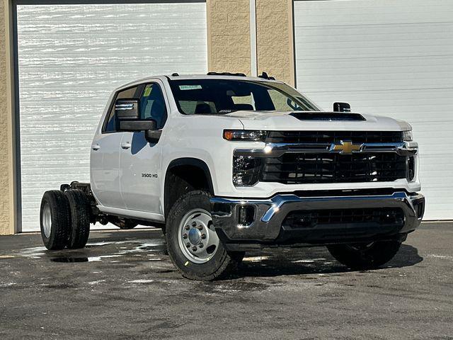 new 2025 Chevrolet Silverado 3500 car, priced at $56,095