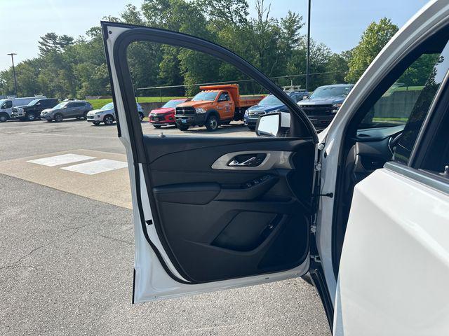 used 2023 Chevrolet Traverse car, priced at $33,977