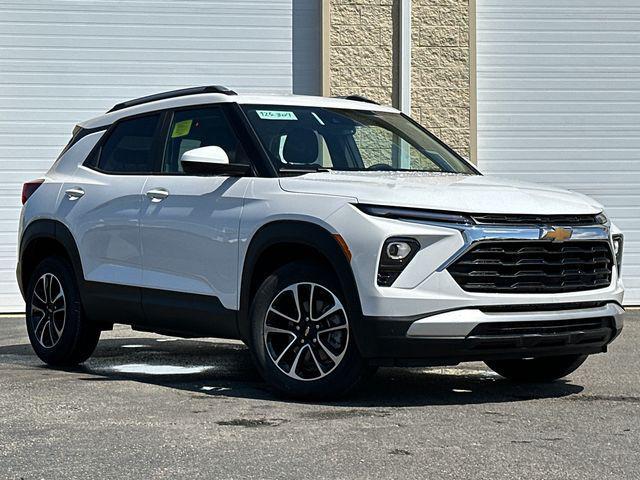 new 2025 Chevrolet TrailBlazer car, priced at $29,585