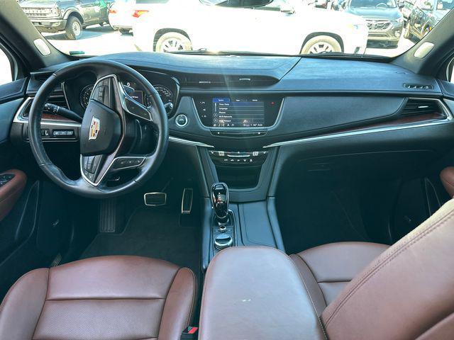 used 2023 Cadillac XT5 car, priced at $43,477
