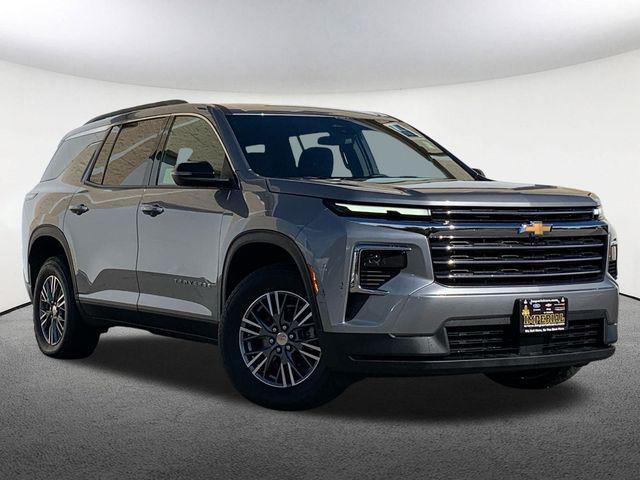 used 2025 Chevrolet Traverse car, priced at $37,977