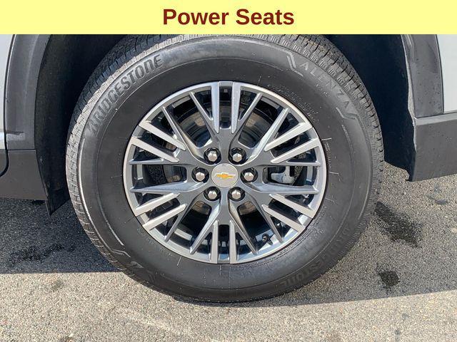 used 2025 Chevrolet Traverse car, priced at $37,977