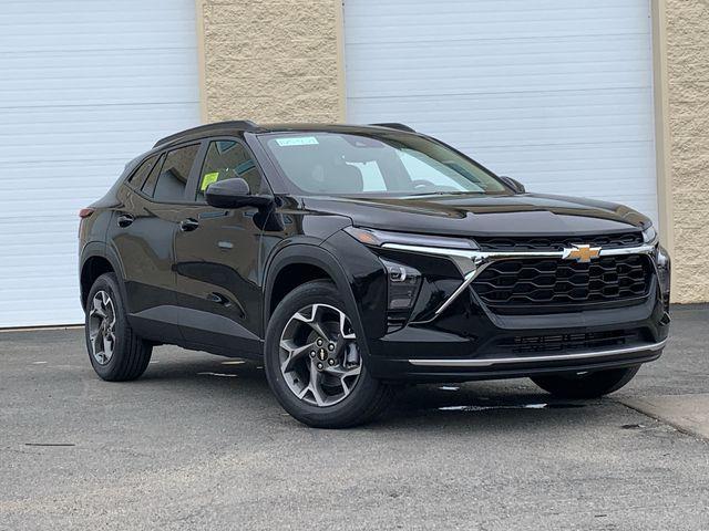 new 2025 Chevrolet Trax car, priced at $25,271