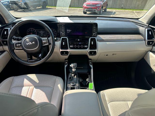 used 2022 Kia Sorento car, priced at $28,647