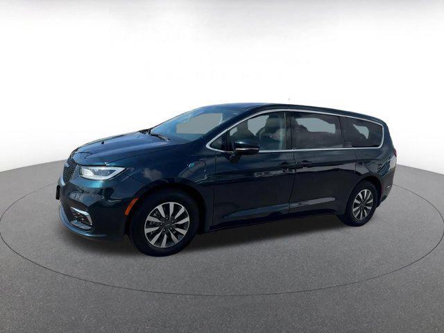 used 2023 Chrysler Pacifica Hybrid car, priced at $27,209