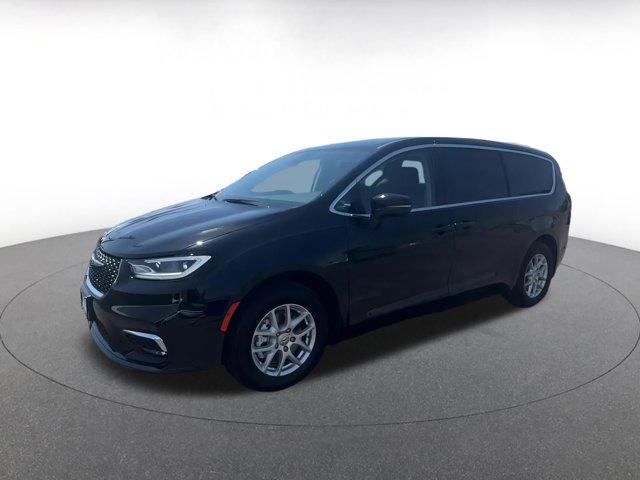 used 2024 Chrysler Pacifica car, priced at $37,362