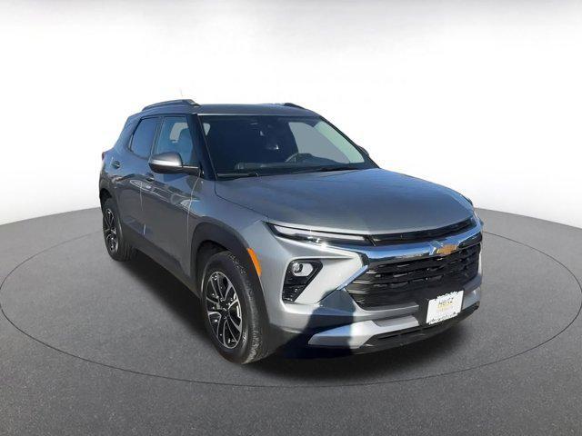 used 2025 Chevrolet TrailBlazer car, priced at $20,659