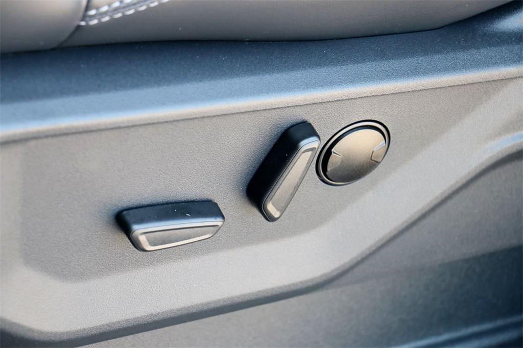 new 2025 Ford Expedition car, priced at $75,750