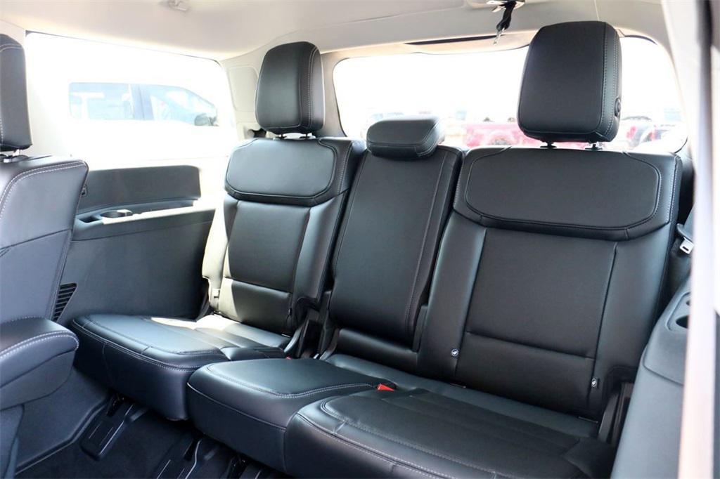 new 2025 Ford Expedition car, priced at $75,750
