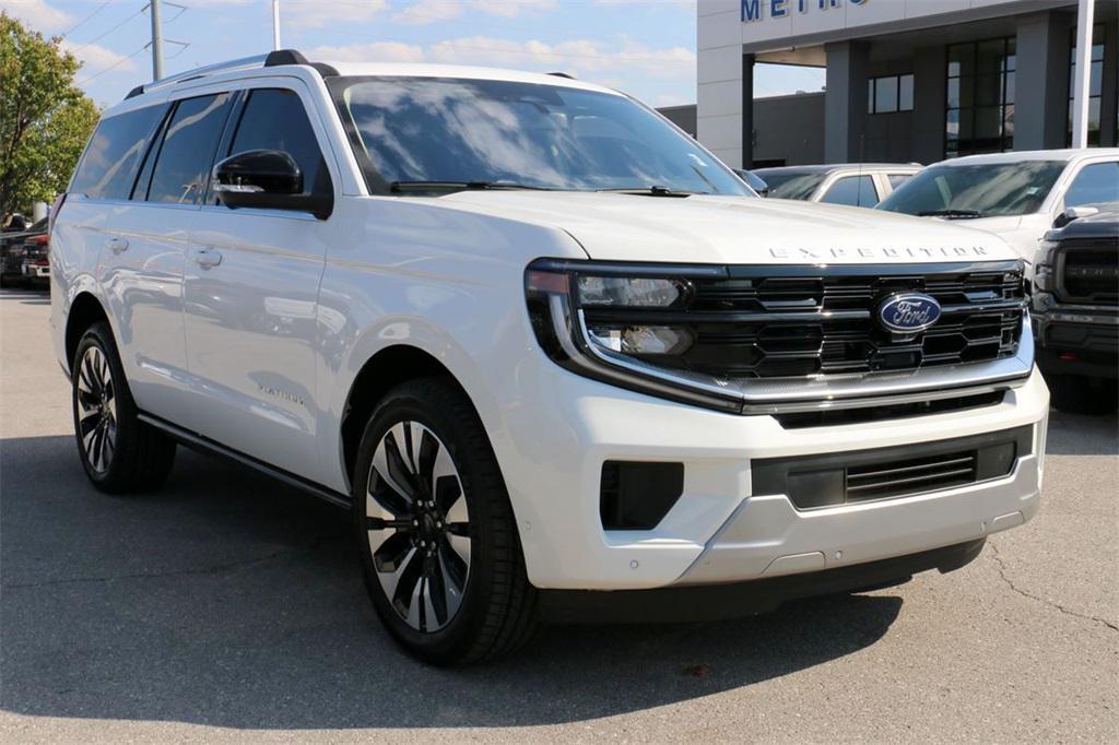 new 2025 Ford Expedition car, priced at $75,750