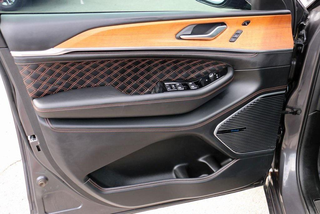 used 2022 Jeep Grand Cherokee car, priced at $37,000