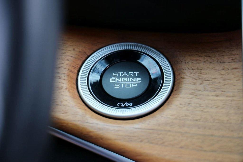 used 2022 Jeep Grand Cherokee car, priced at $37,000