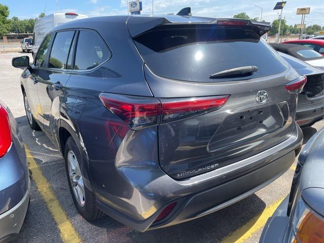 used 2023 Toyota Highlander car, priced at $34,400