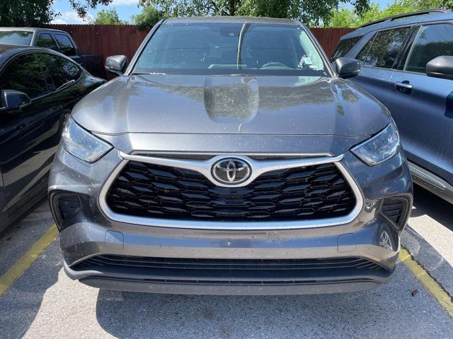 used 2023 Toyota Highlander car, priced at $34,400