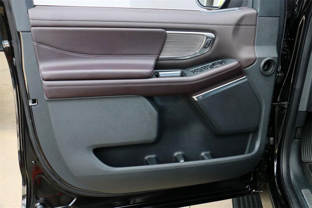 new 2025 Ford Expedition car, priced at $86,940